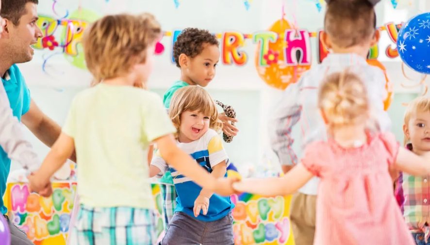Tips for Choosing the Right Children’s Entertainer for your kids birthday party